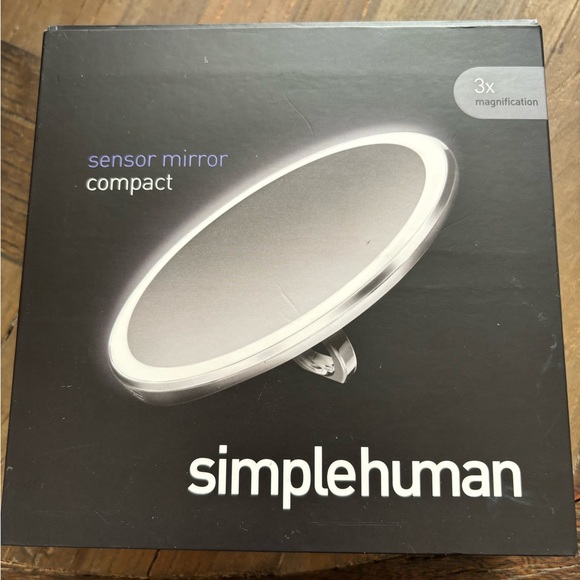 Simplehuman Sensor Compact Mirror - Picture 1 of 8